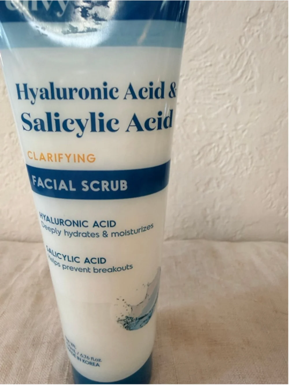 NWT Envy Hyaluronic Acid & Salicylic Acid Clarifying Facial Scrub